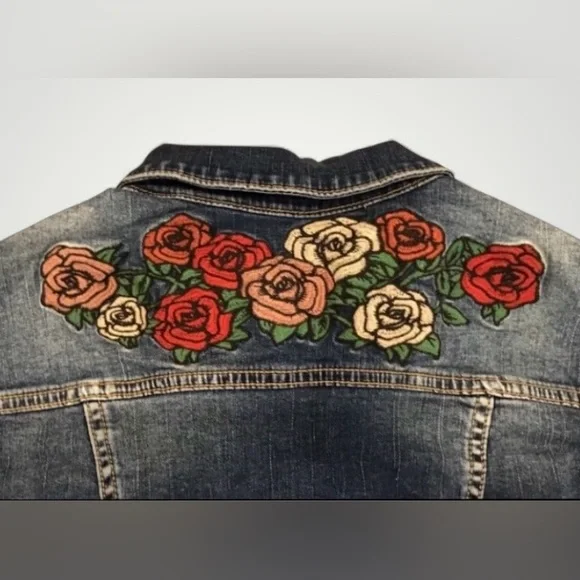 NEW Lularoe Harvey Floral Embroidered Denim Jacket Medium NWT - Picture 4 of 6